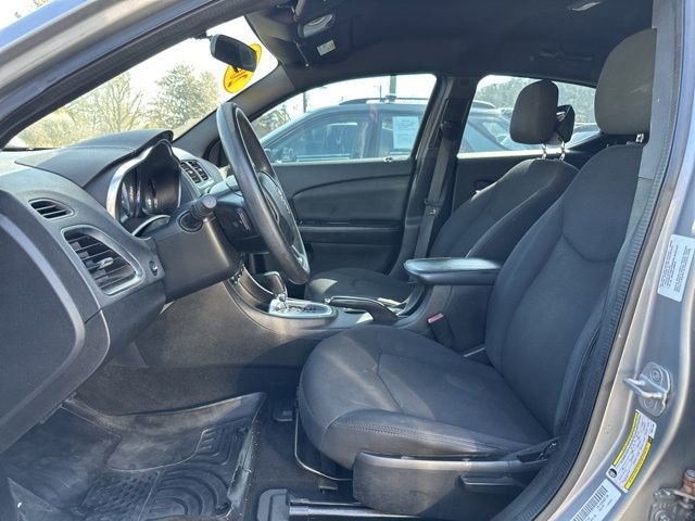 Used 2013 Dodge Avenger SE image 11