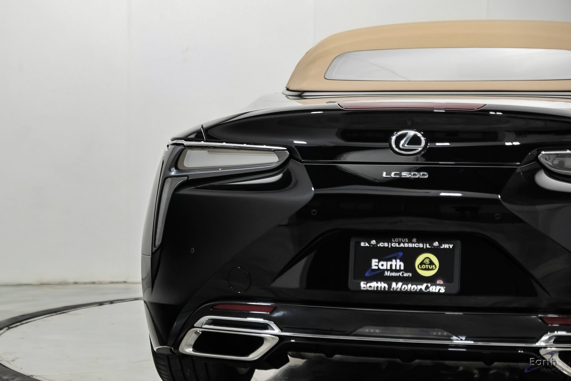 Used 2021 Lexus LC 500 Convertible w/ Touring Package RWD image 18