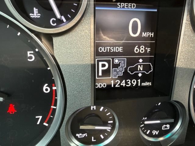 Used 2014 Lexus LX 570 4WD image 16
