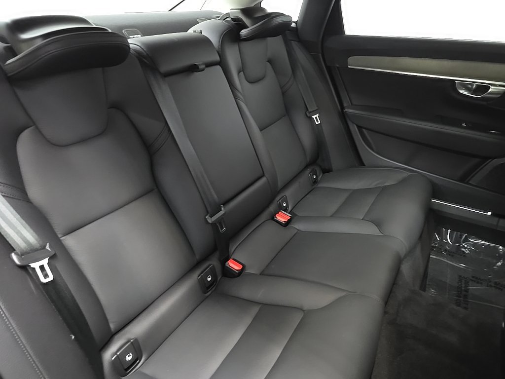Used 2025 Volvo S90 B6 Plus AWD/4WD image 17