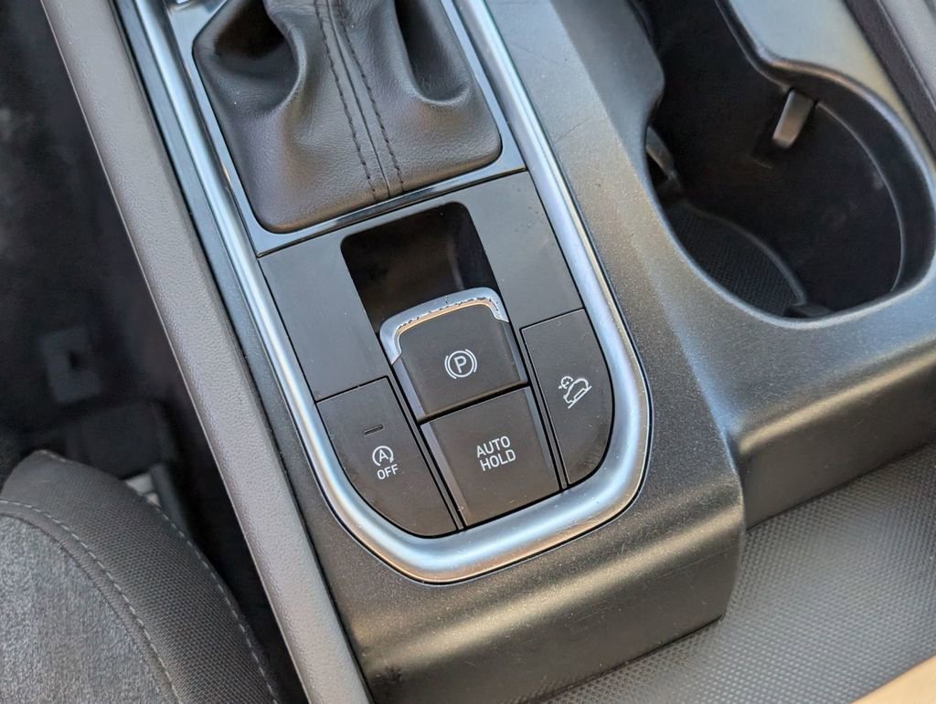 Used 2020 Hyundai Santa Fe SE image 30