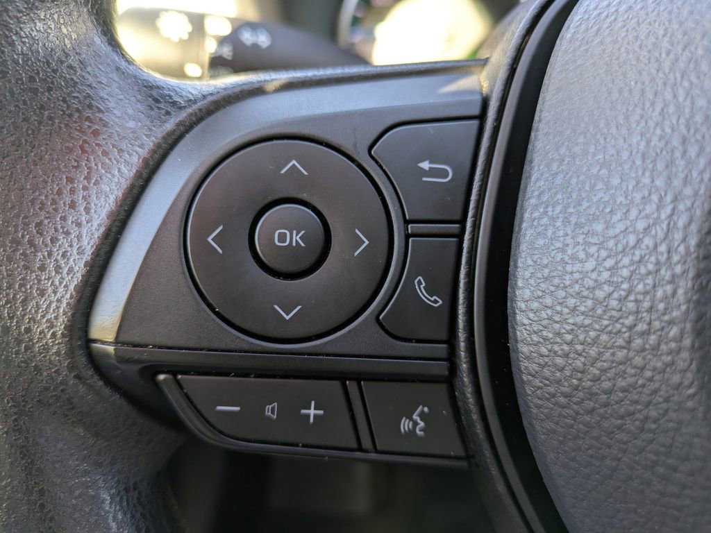 Used 2022 Toyota RAV4 XLE w/ Convenience Package image 25