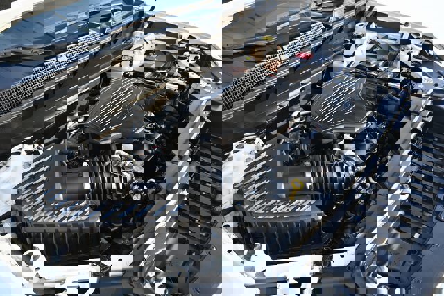 Used 2021 GMC Acadia SLT w/ Technology Package image 13