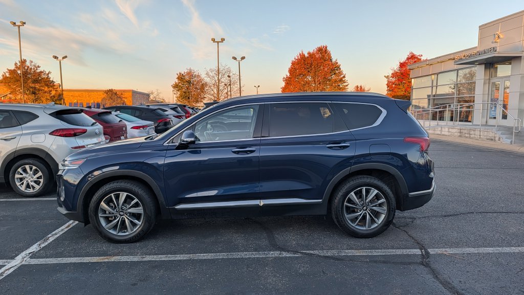 Used 2019 Hyundai Santa Fe Limited AWD/4WD image 2