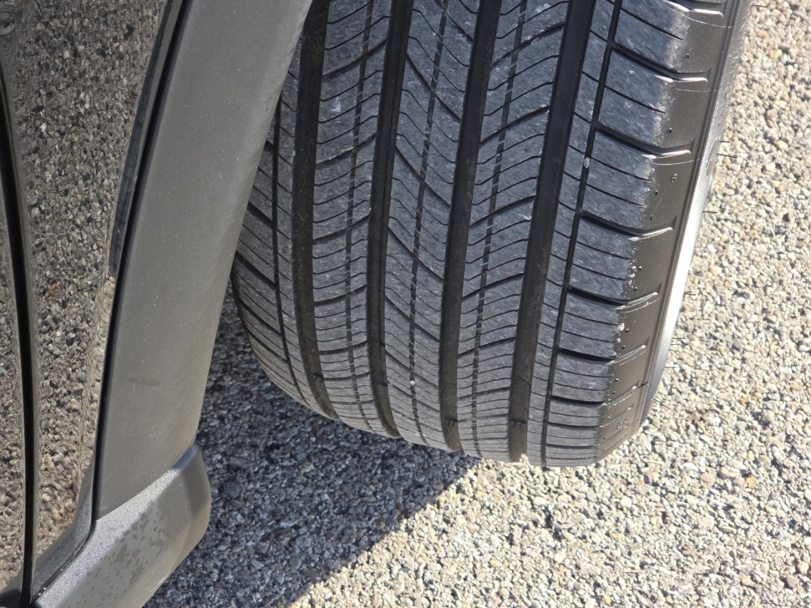 Used 2025 Honda Pilot Sport image 13