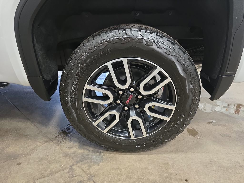 New 2026 GMC Sierra 1500 AT4 w/ AT4 Premium Package AWD/4WD image 38