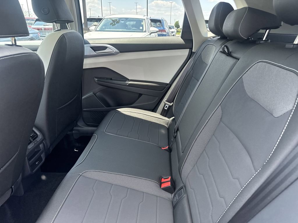 New 2025 Volkswagen Taos SE image 12