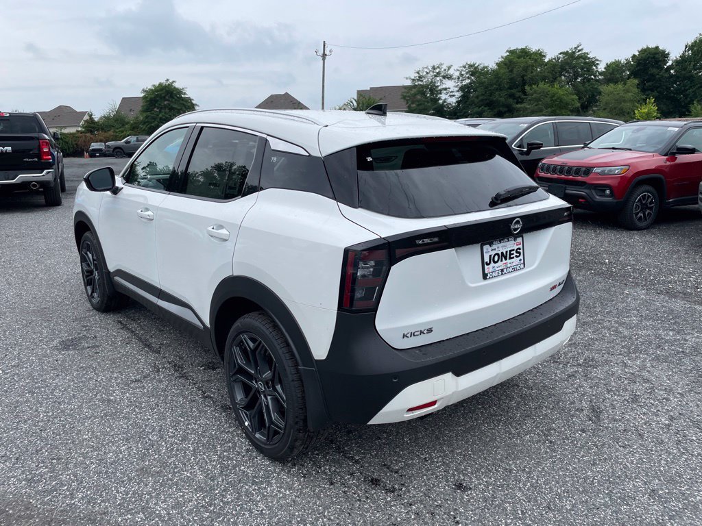New 2026 Nissan Kicks SR w/ SR Premium Package AWD/4WD image 5