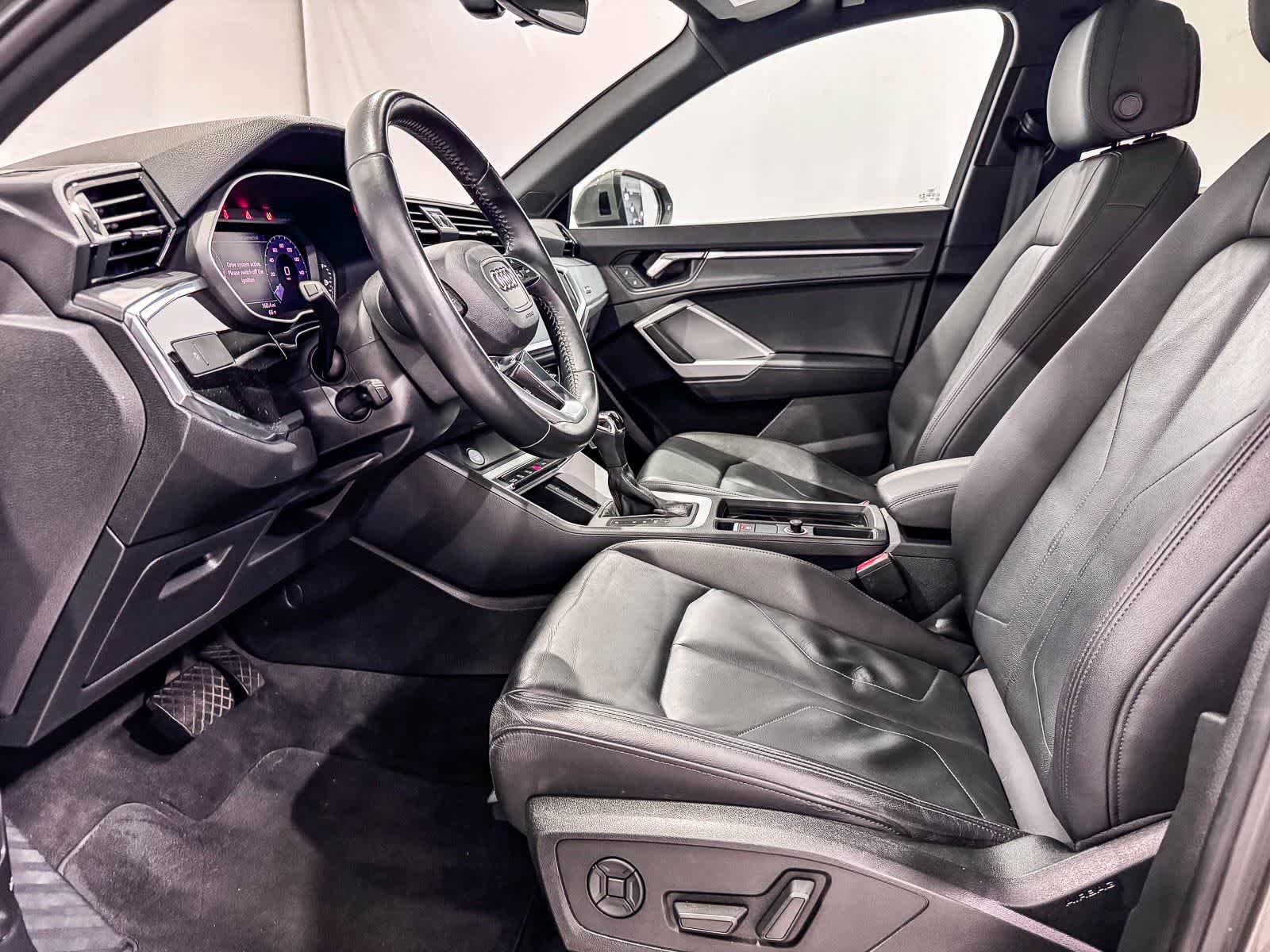 Used 2019 Audi Q3 2.0T Premium AWD/4WD image 17