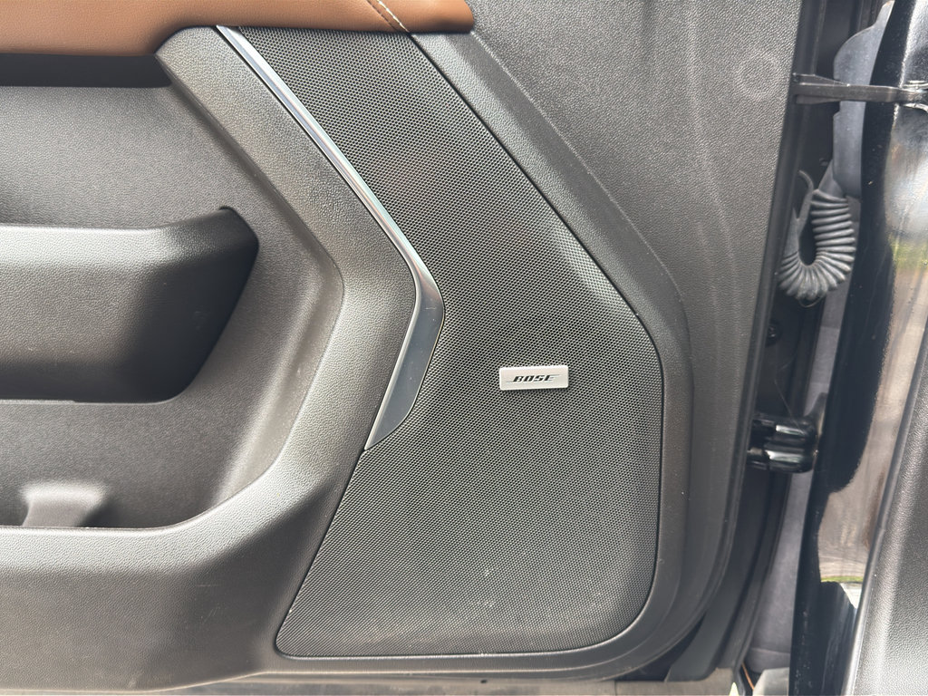 Used 2023 Chevrolet Suburban High Country AWD/4WD image 15