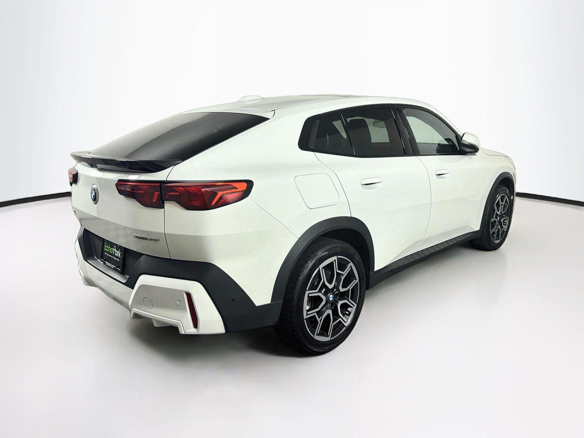 Used 2026 BMW X2 xDrive28i AWD/4WD image 9