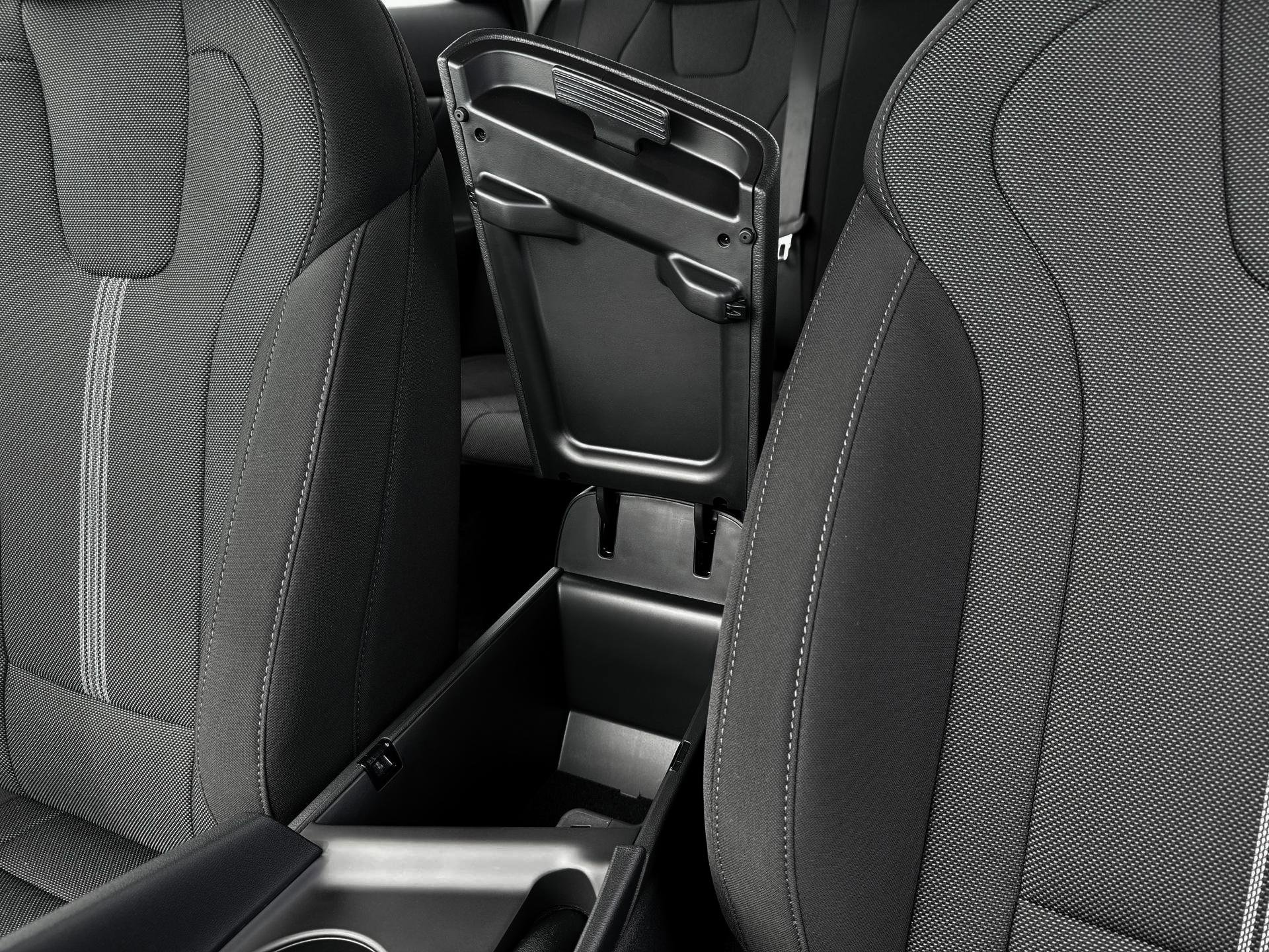 New 2025 Hyundai Elantra SE image 18