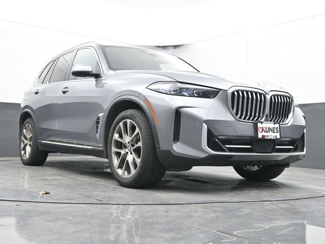 Used 2024 BMW X5 xDrive40i AWD/4WD image 43