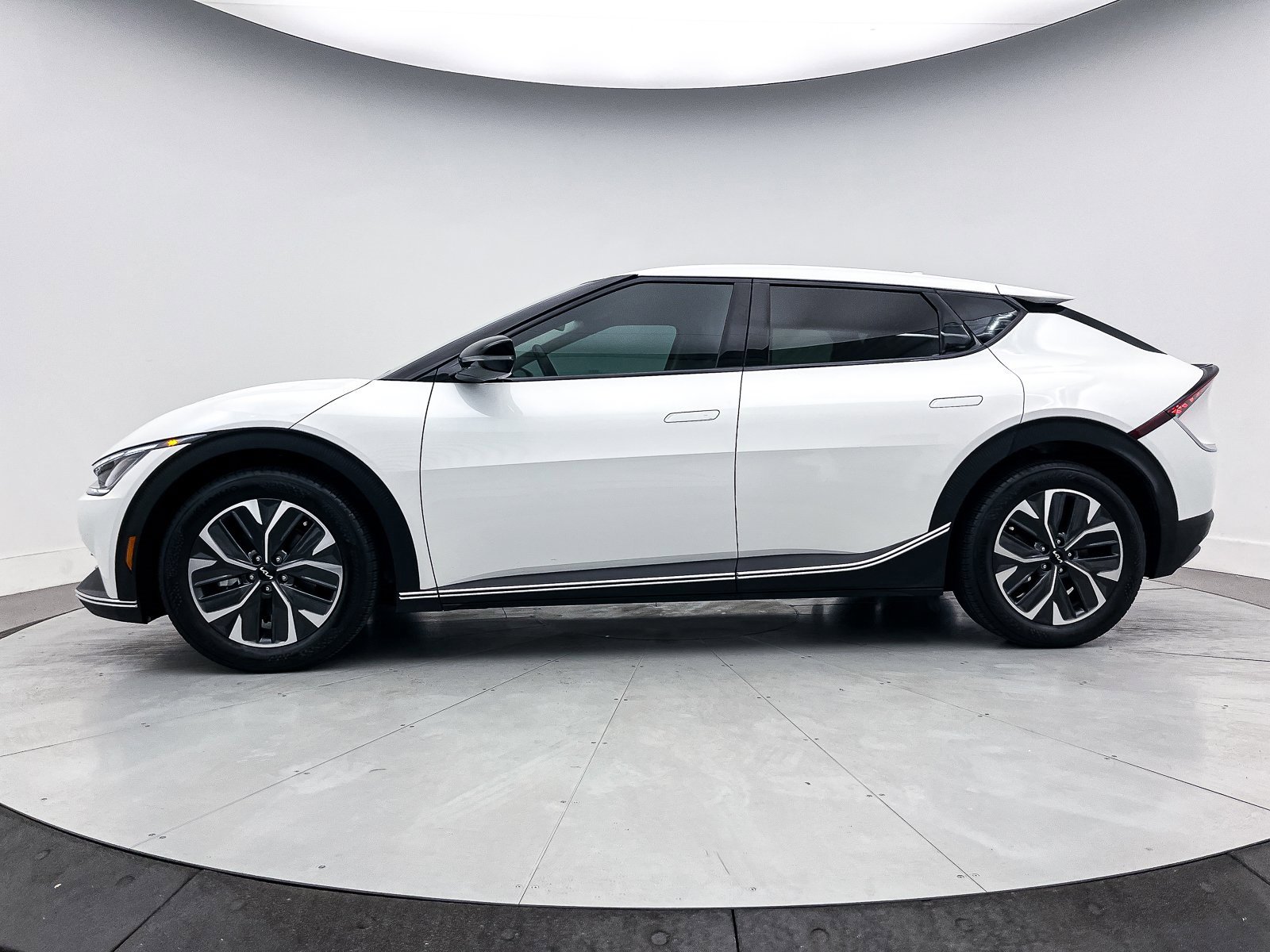 Used 2023 Kia EV6 Light image 36