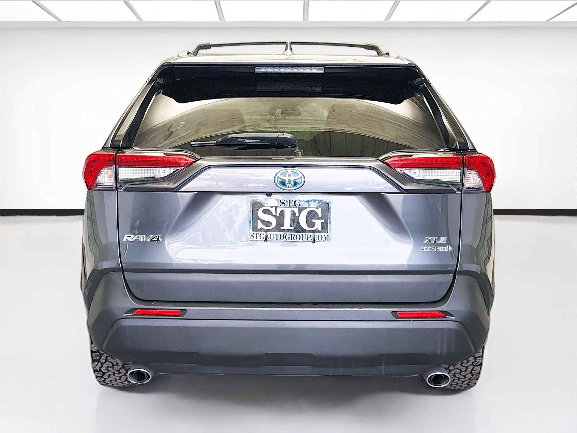 Used 2019 Toyota RAV4 XLE w/ Convenience Package image 4