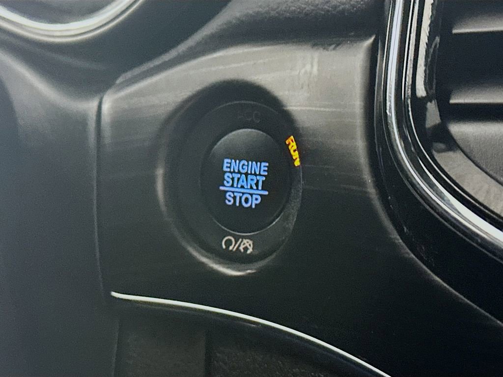 Used 2019 Jeep Grand Cherokee Limited image 27