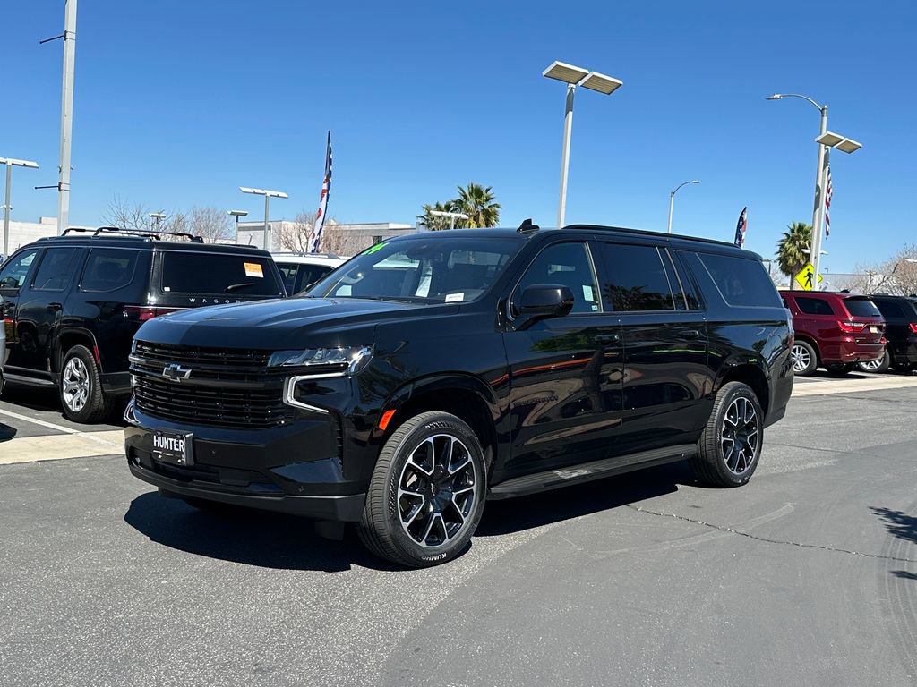 Used 2024 Chevrolet Suburban RST image 2