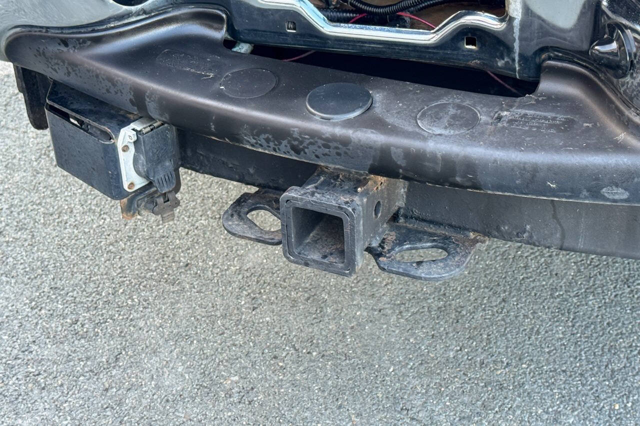 Used 2005 Ford Excursion XLT AWD/4WD image 30