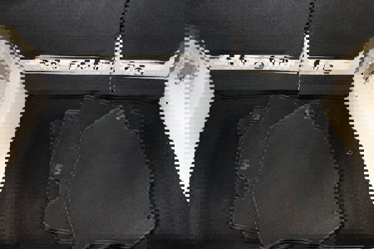 Used 2019 Chrysler Pacifica Limited w/ Tire & Wheel Group image 19