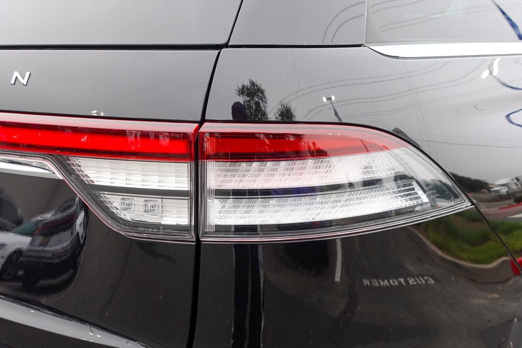 Used 2020 Lincoln Aviator Reserve w/ Equipment Group 201A image 7