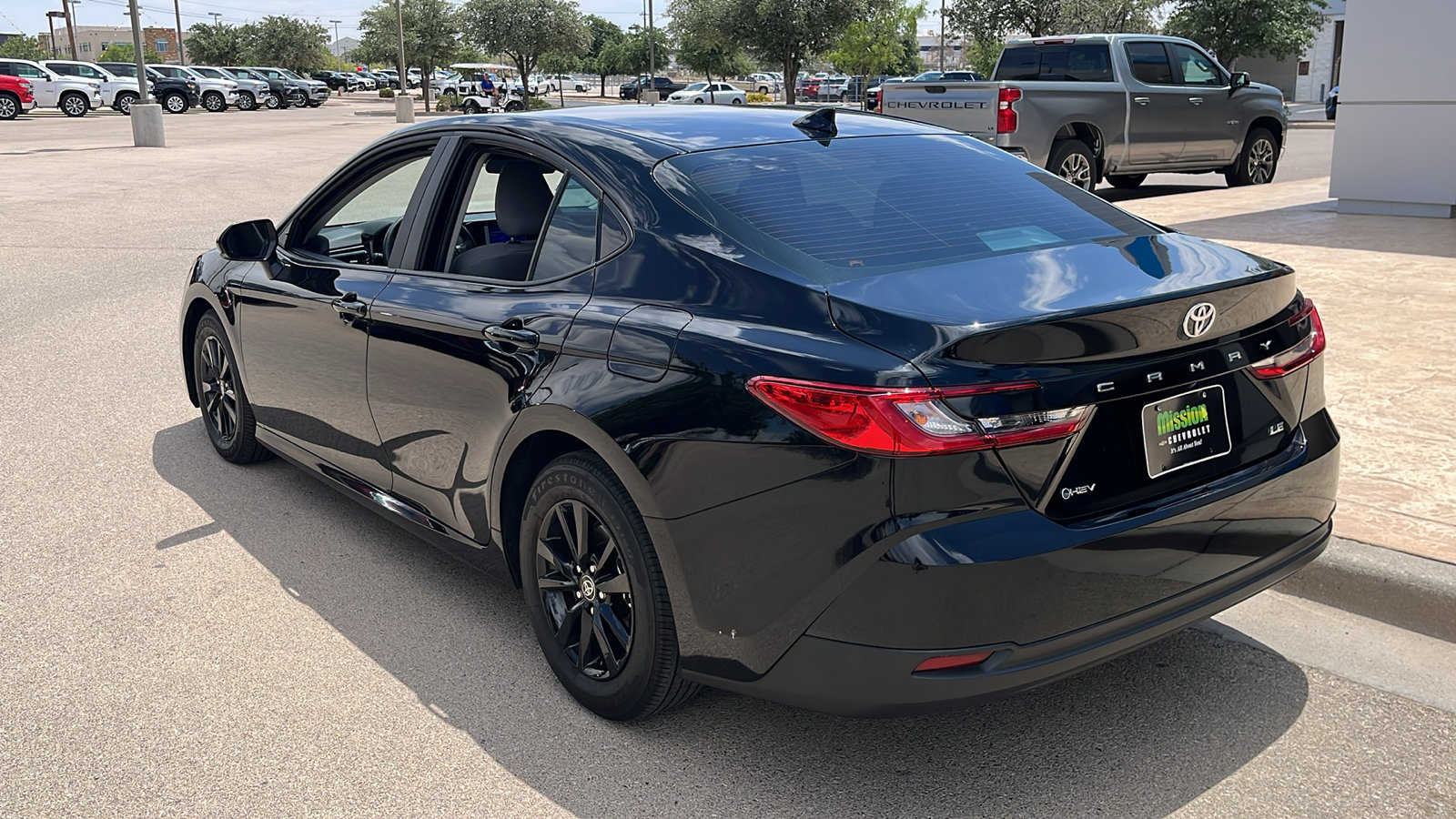 Used 2025 Toyota Camry LE FWD image 6