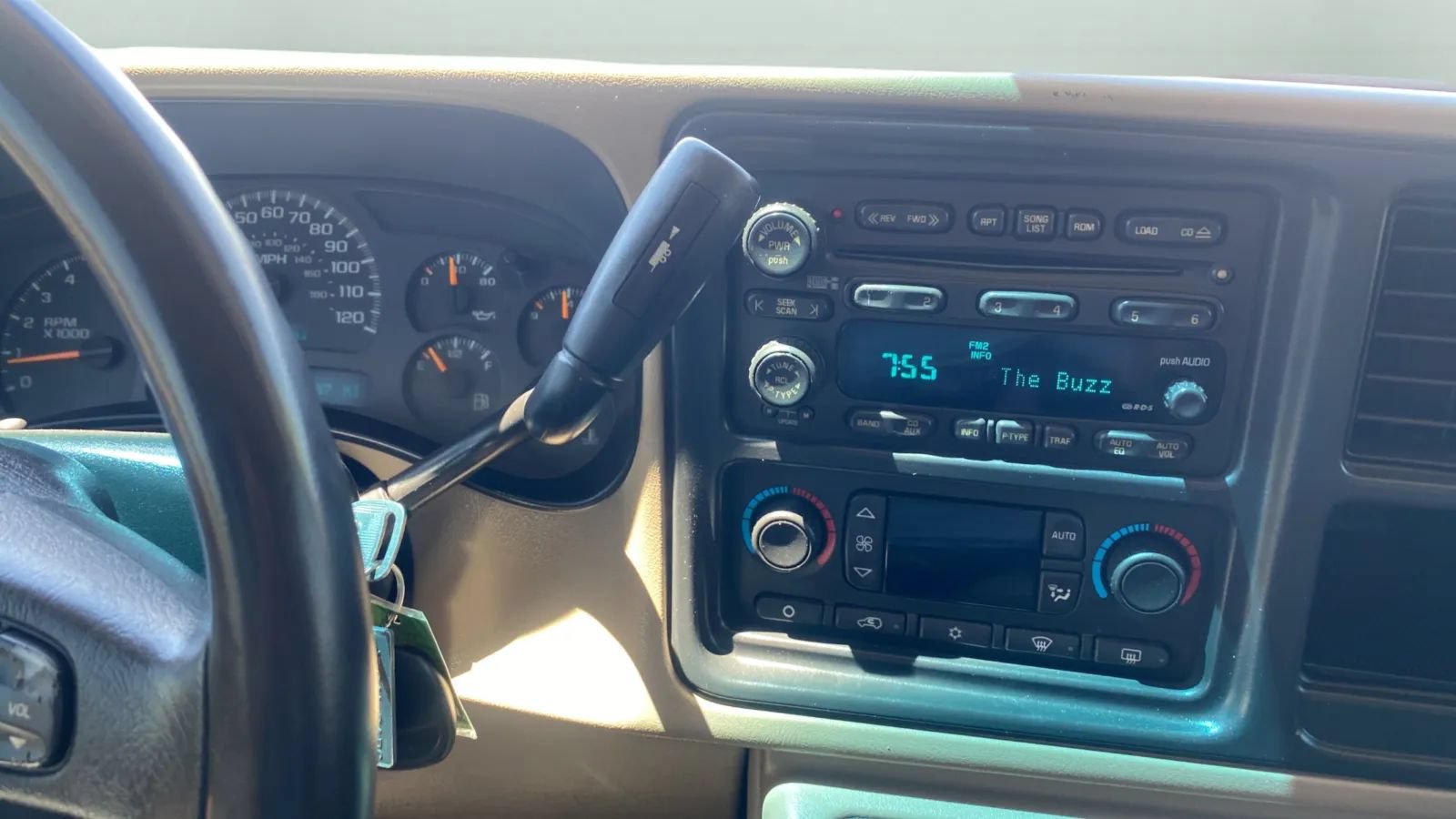 Used 2004 Chevrolet Silverado 2500 LT RWD image 14