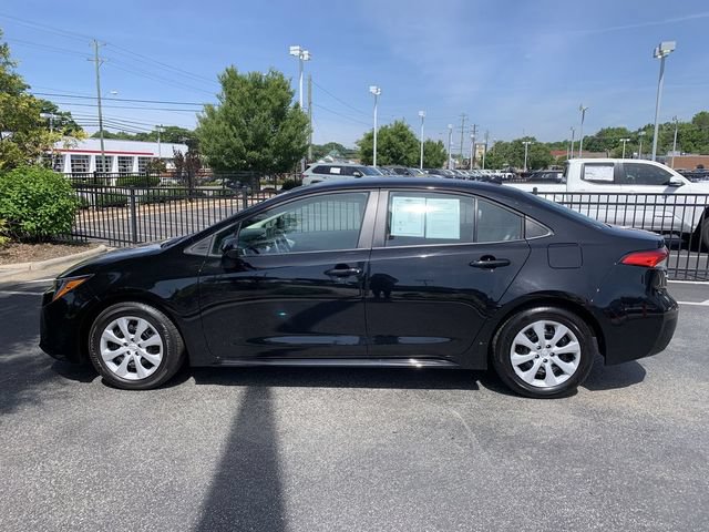 Used 2026 Toyota Corolla LE FWD image 5
