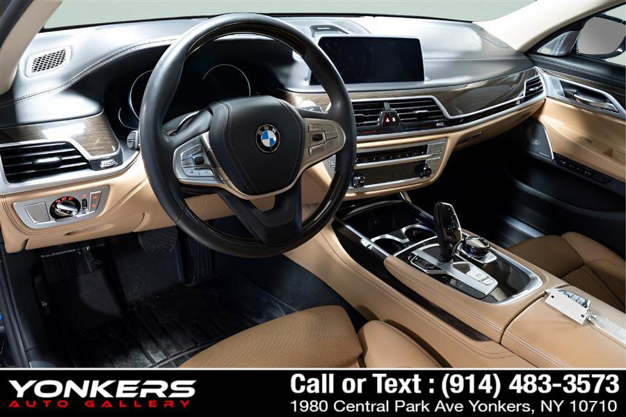 Used 2019 BMW 750i xDrive w/ Executive Package image 26