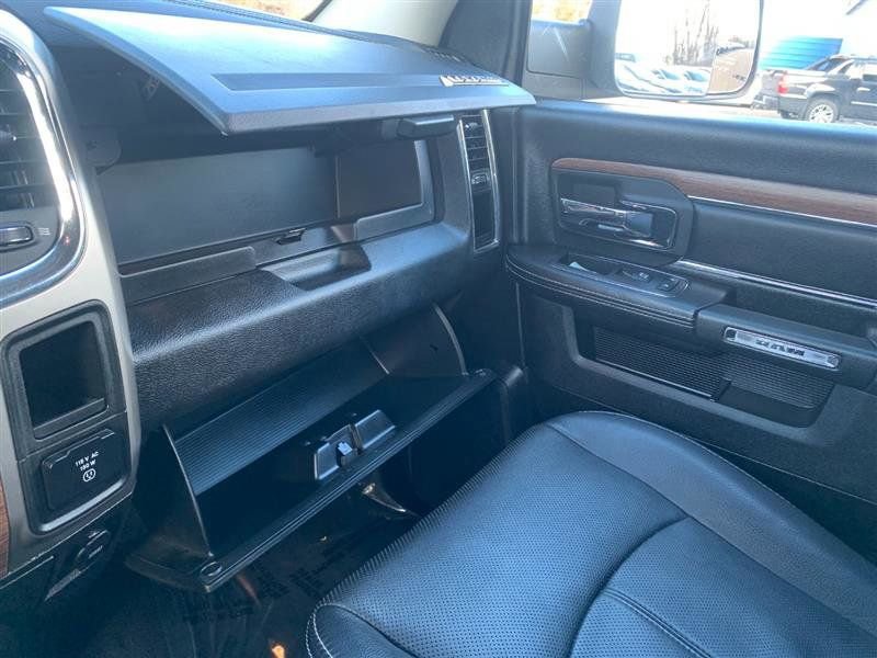Used 2018 RAM 1500 Laramie image 29