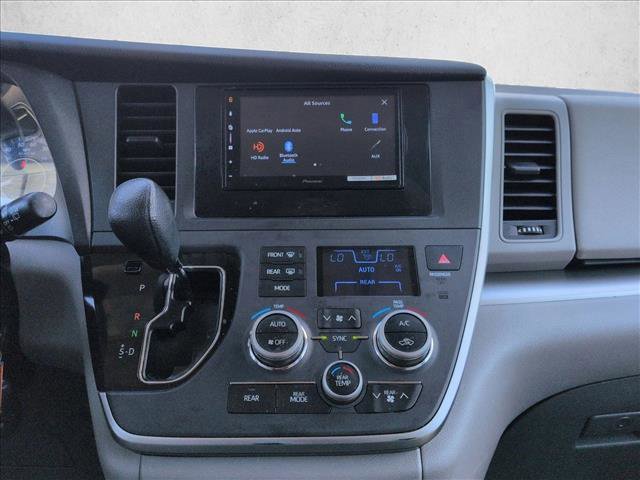 Used 2020 Toyota Sienna L image 14
