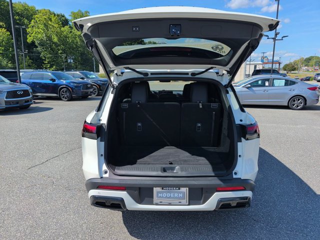 Certified 2025 INFINITI QX60 Luxe w/ Black Edition FWD image 15