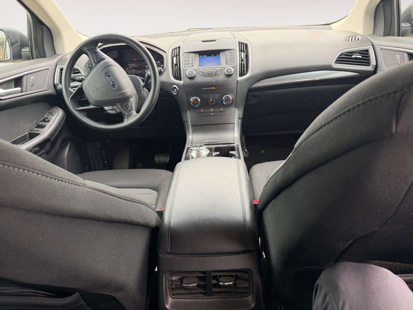 Used 2019 Ford Edge SE FWD image 10