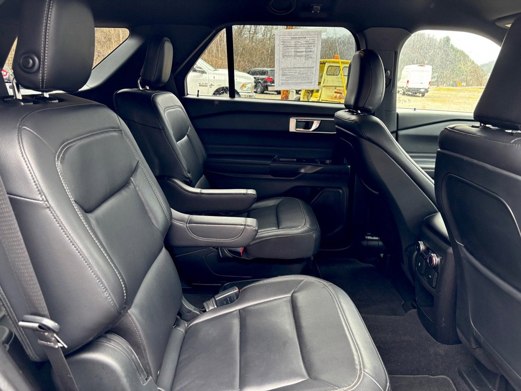 Used 2020 Ford Explorer XLT w/ Equipment Group 202A image 17