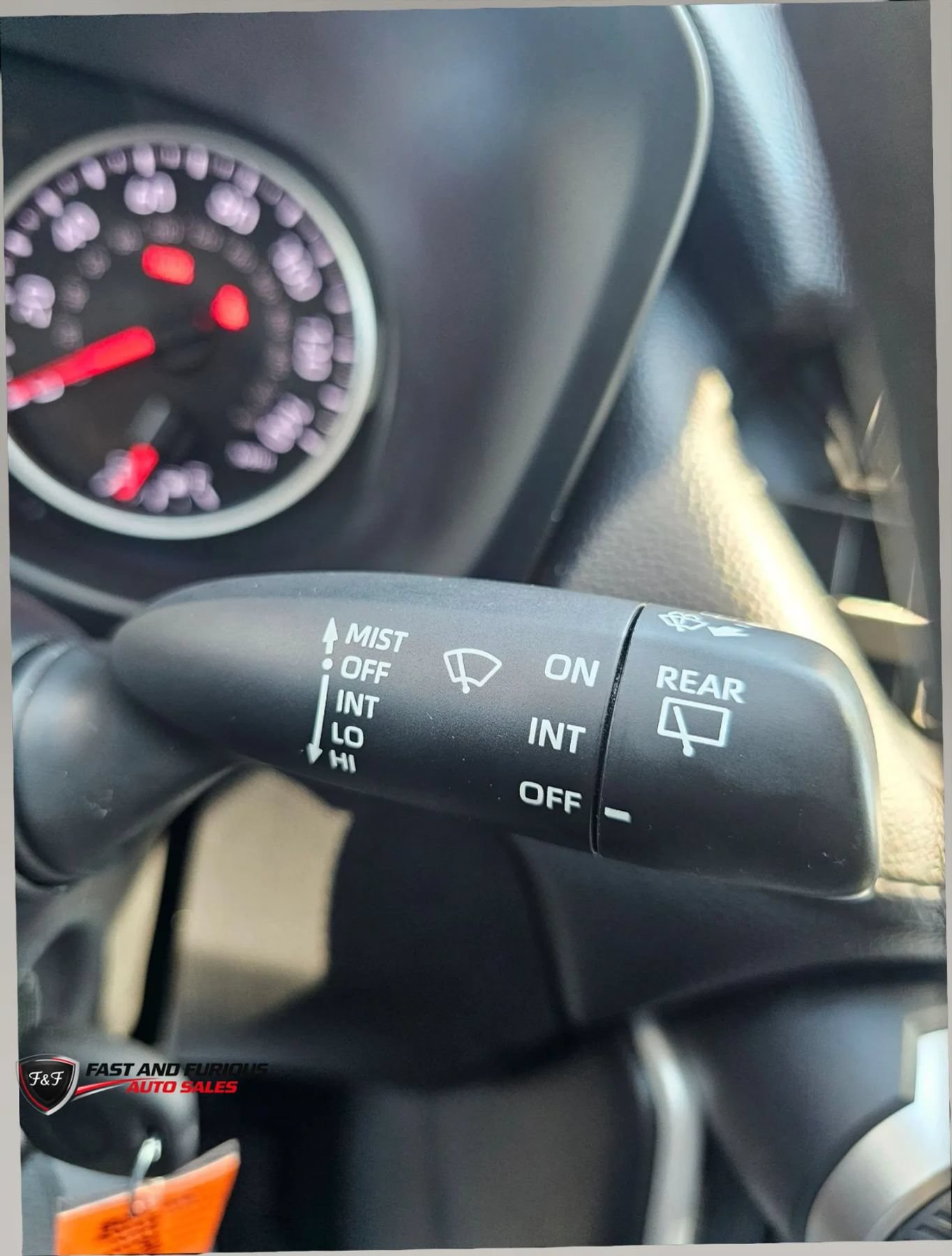 Used 2021 Toyota RAV4 LE AWD/4WD image 16