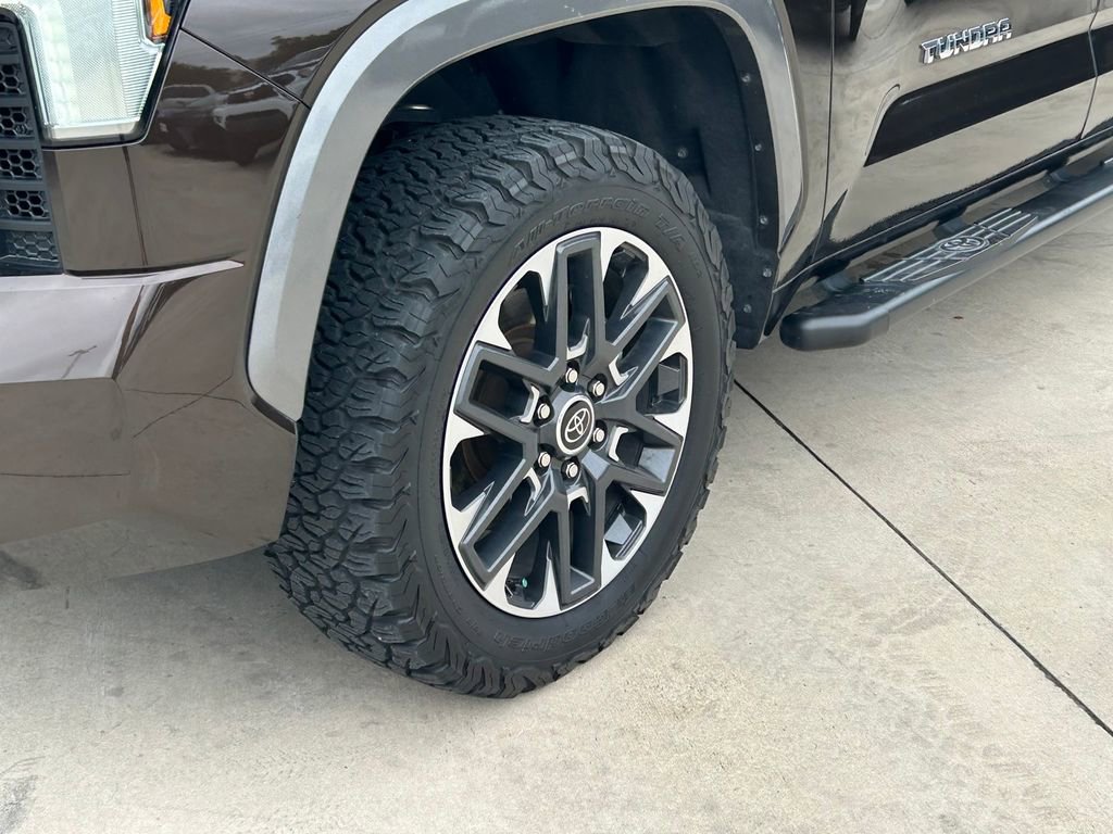 Used 2024 Toyota Tundra Limited AWD/4WD image 9