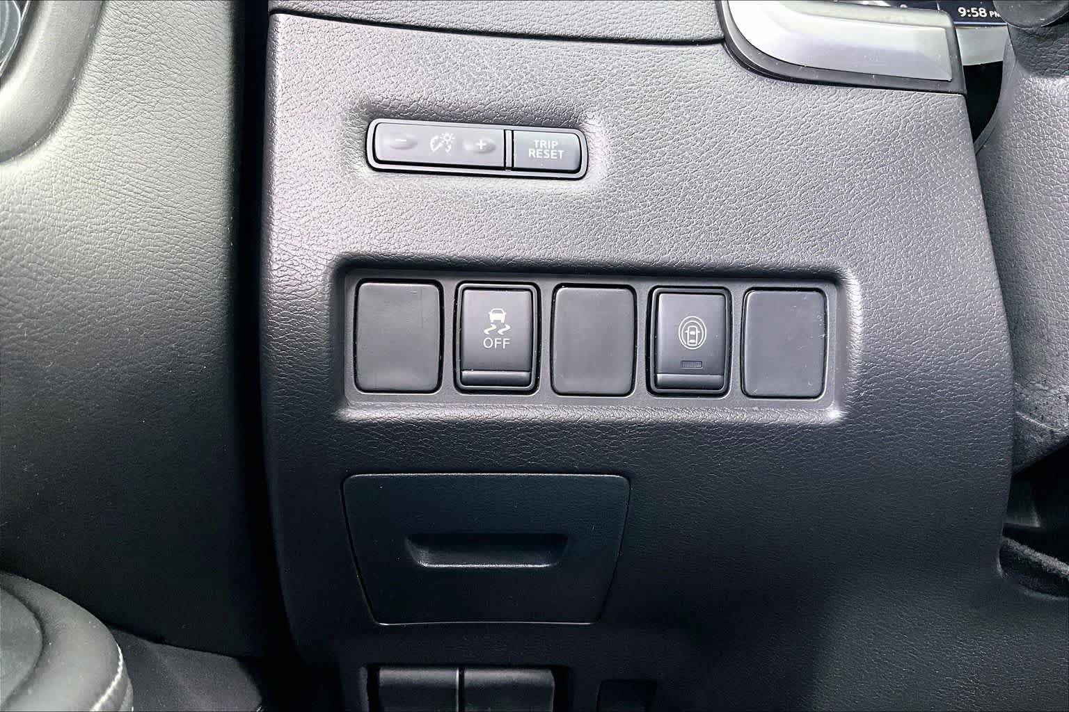 Used 2023 Nissan Murano SV w/ SV Midnight Edition Package FWD image 34