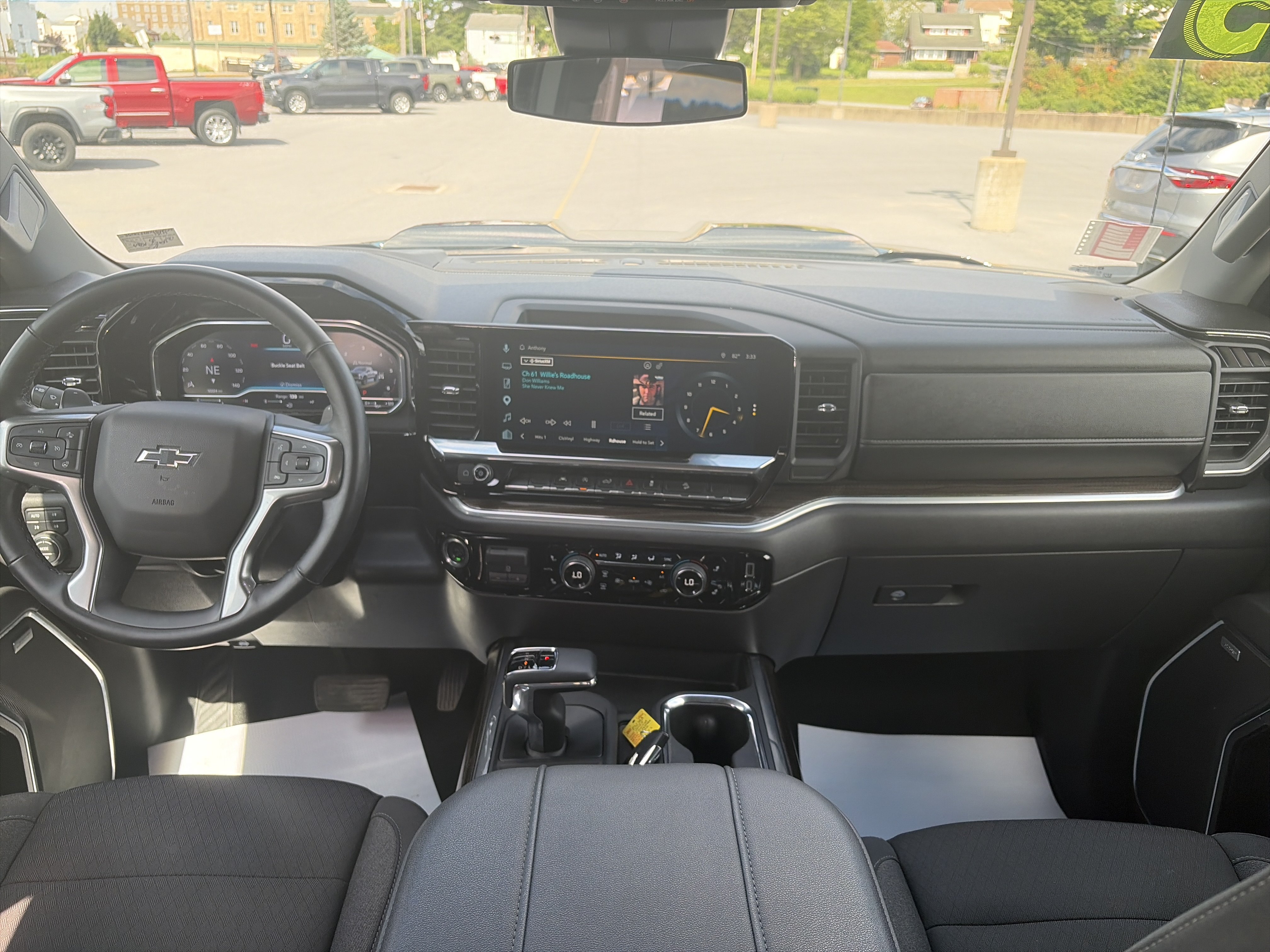 Used 2025 Chevrolet Silverado 1500 LT Trail Boss w/ Convenience Package II AWD/4WD image 6