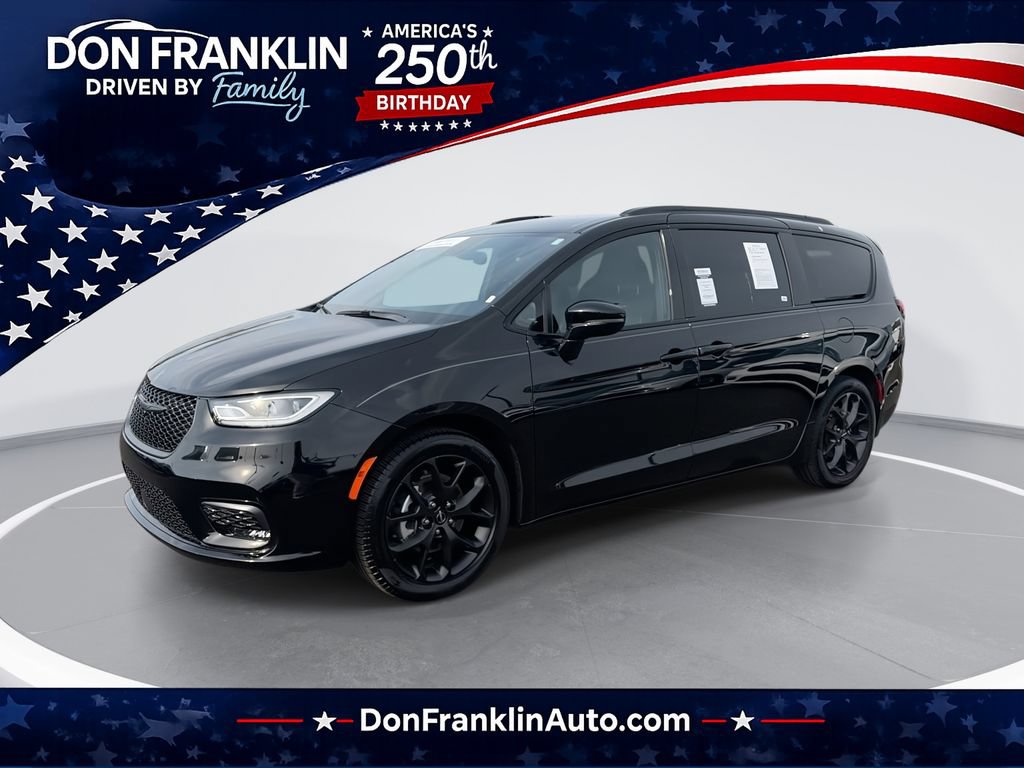 Used 2024 Chrysler Pacifica Touring-L w/ S Appearance Package