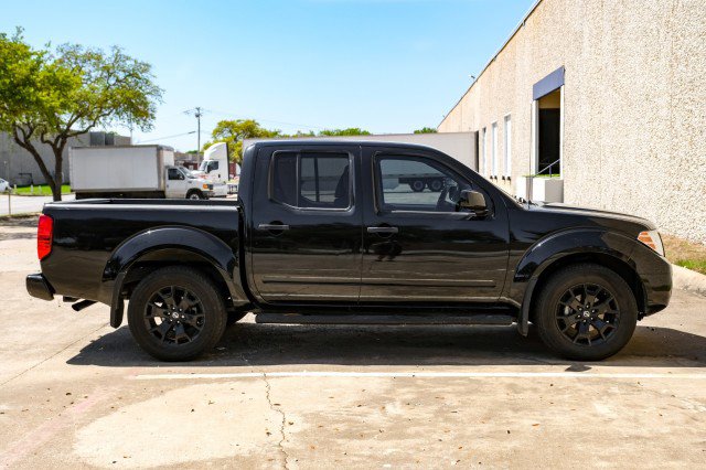 Used 2021 Nissan Frontier SV w/ Midnight Edition Floor Mats image 7