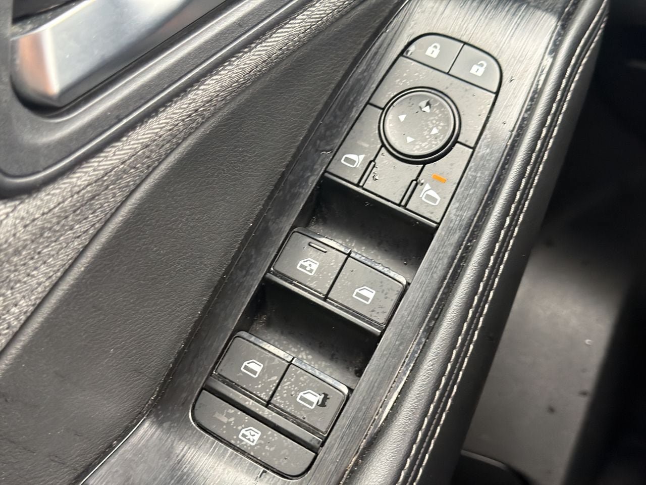 Used 2023 Nissan Rogue SV AWD/4WD image 11