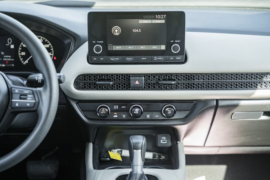 Certified 2024 Honda HR-V LX image 17
