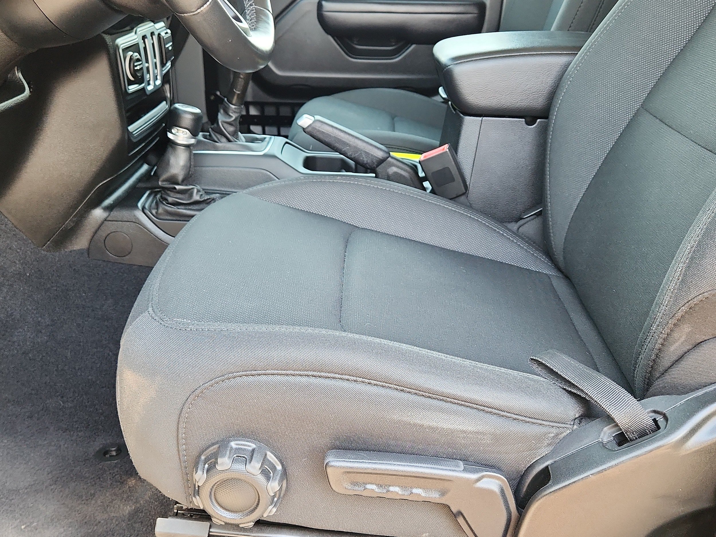 Used 2020 Jeep Wrangler Sport AWD/4WD image 10