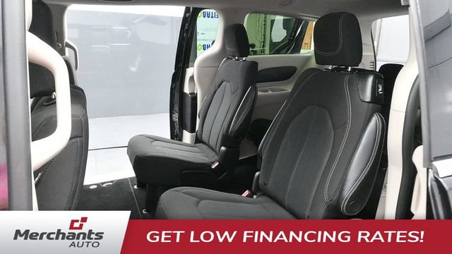 Used 2023 Chrysler Voyager LX FWD image 13