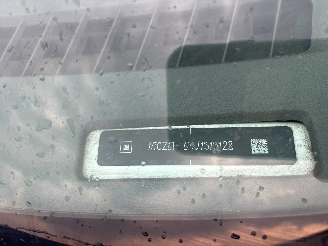 Used 2018 Chevrolet Express 3500 Extended w/ Driver Convenience Package image 5