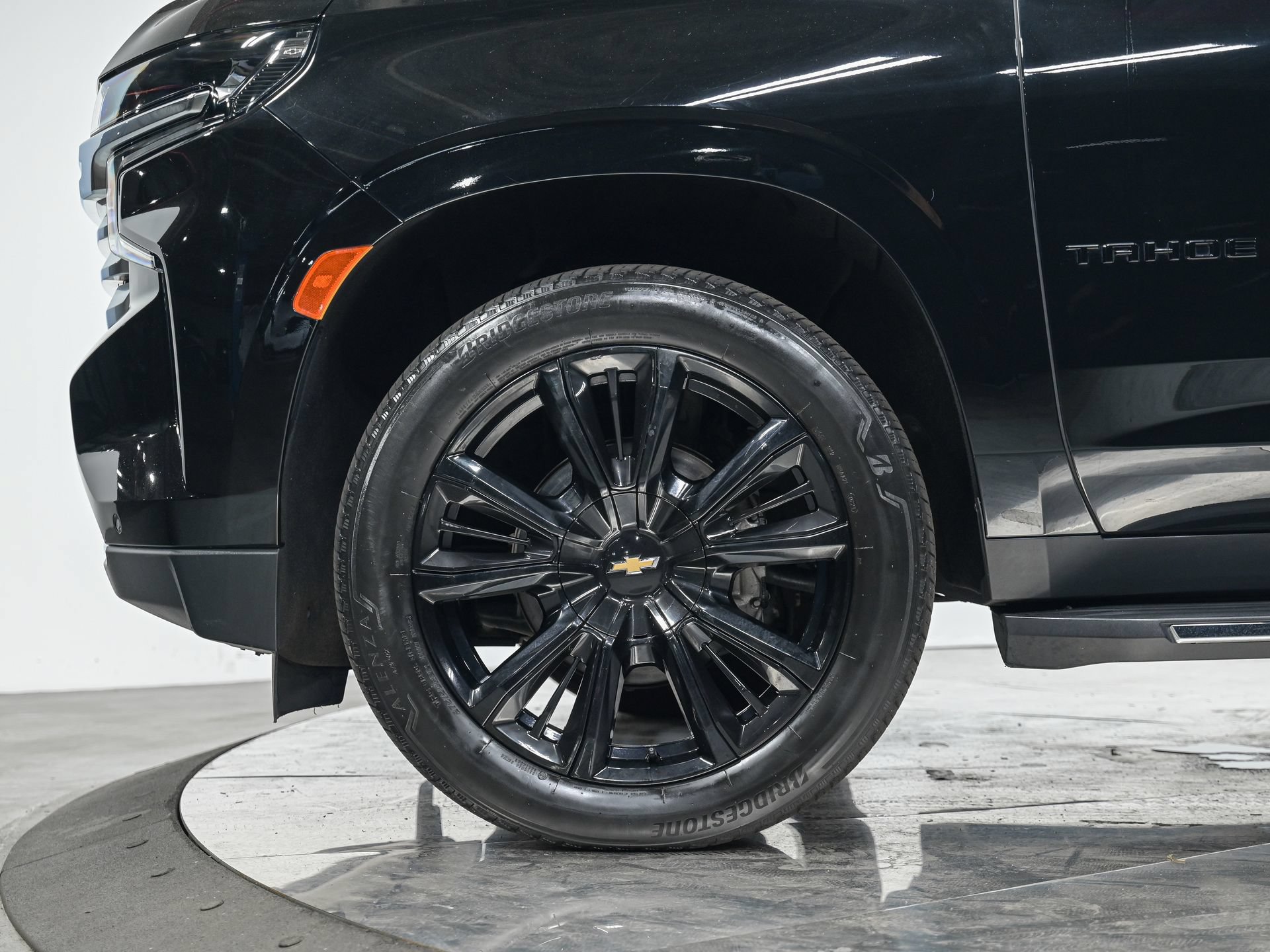 Used 2021 Chevrolet Tahoe High Country AWD/4WD image 3