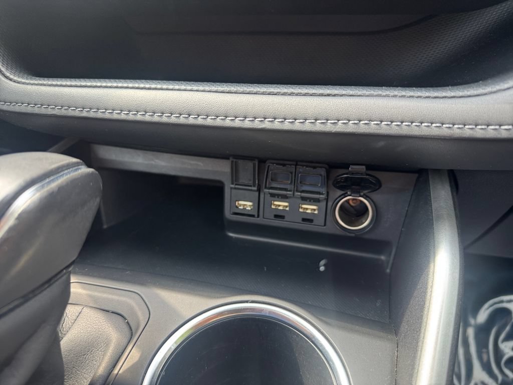 Used 2020 Toyota Highlander XLE AWD/4WD image 26