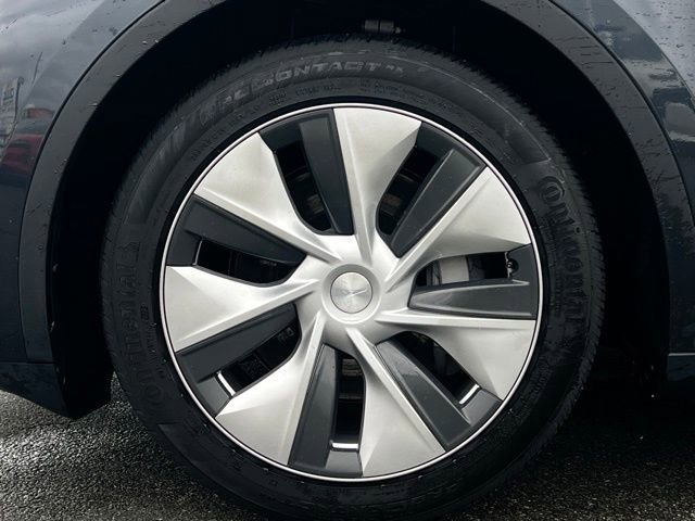 Used 2024 Tesla Model Y Long Range image 23