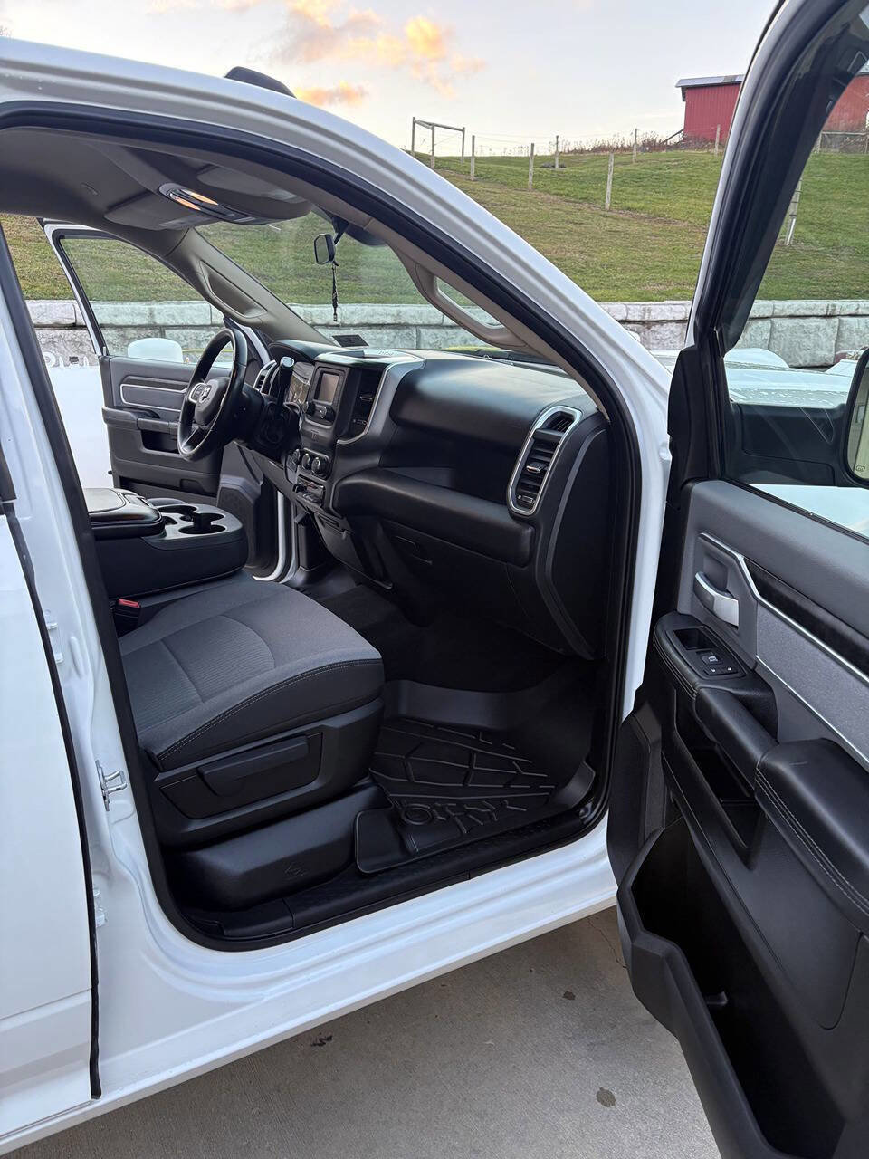 Used 2019 RAM 3500 Big Horn image 9