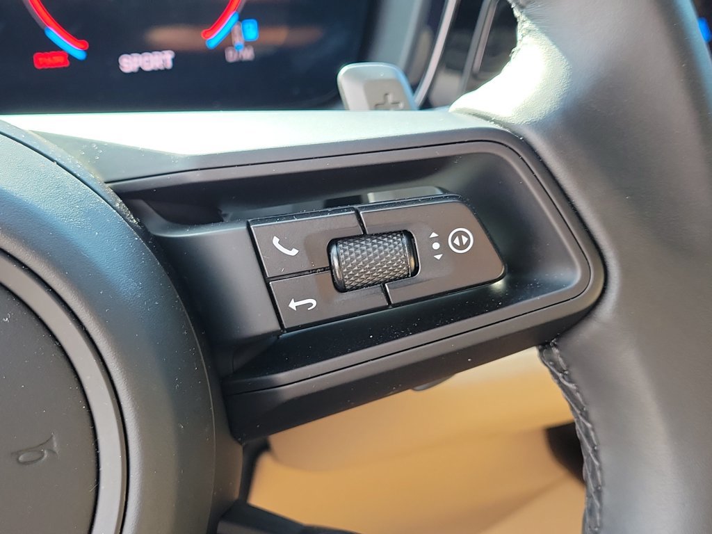 Certified 2025 Porsche Cayenne S AWD/4WD image 36