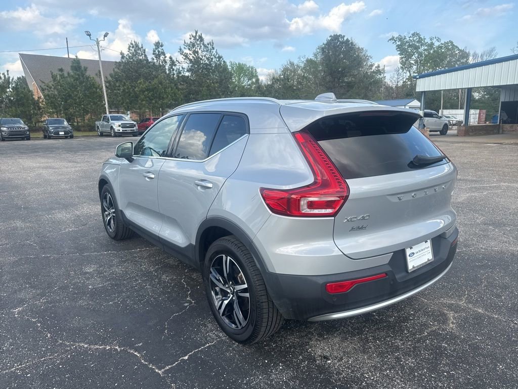 Used 2023 Volvo XC40 B5 Plus AWD/4WD image 19